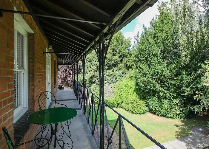 Flat 2, 158 Abingdon Road