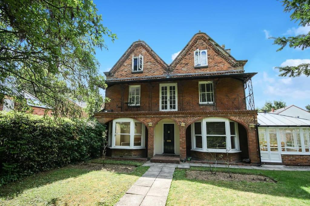 Apartment Flat 2, 158 Abingdon Road