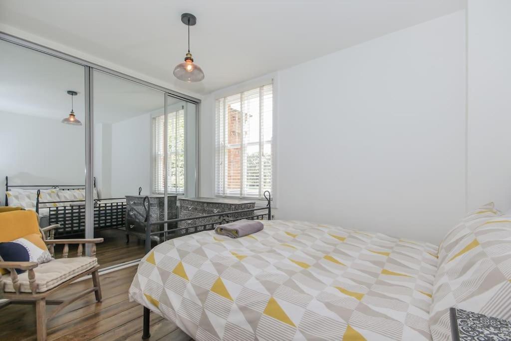 Flat 2, 158 Abingdon Road Apartment