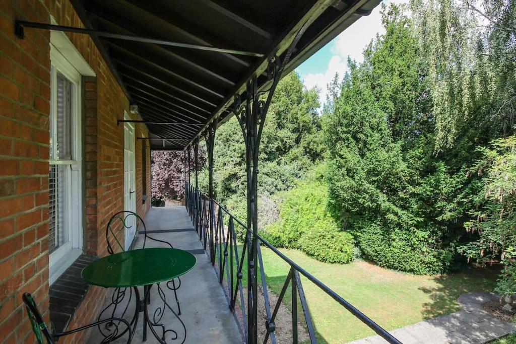 Flat 2, 158 Abingdon Road Apartment