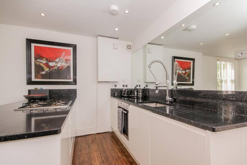 Flat 2, 158 Abingdon Road Apartment