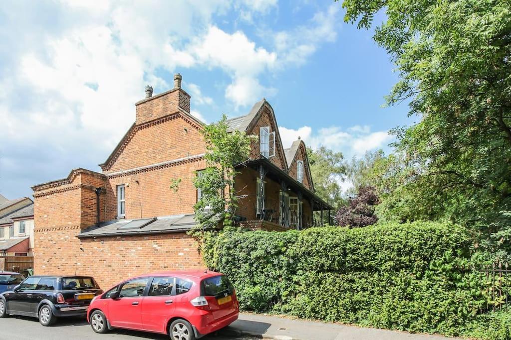 Flat 2, 158 Abingdon Road